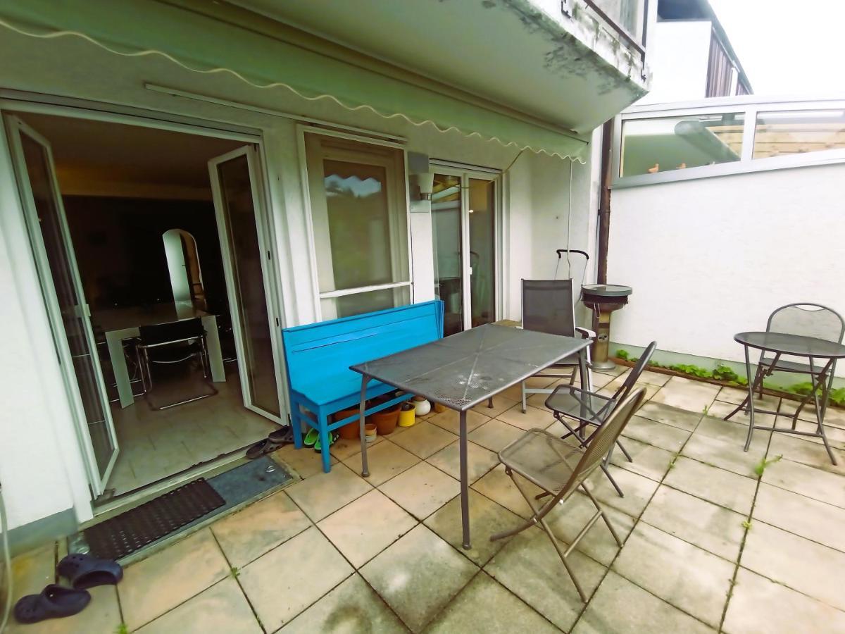 Grosses Zimmer Bad Kueche Wohnzimmer Terasse Garten Zentral Ruhig Landsberg am Lech Esterno foto