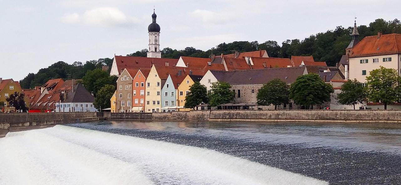 Grosses Zimmer Bad Kueche Wohnzimmer Terasse Garten Zentral Ruhig Landsberg am Lech Esterno foto